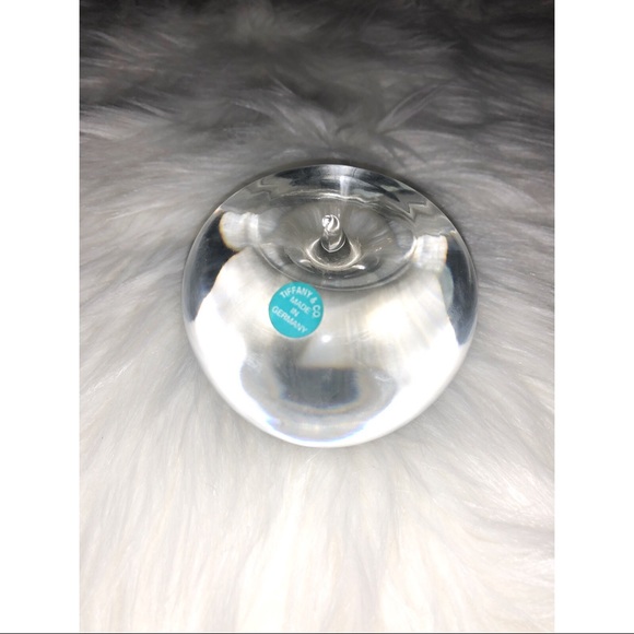 Tiffany & Co. Other - ✨TIFFANY & CO. CRYSTAL APPLE PAPER WEIGHT✨